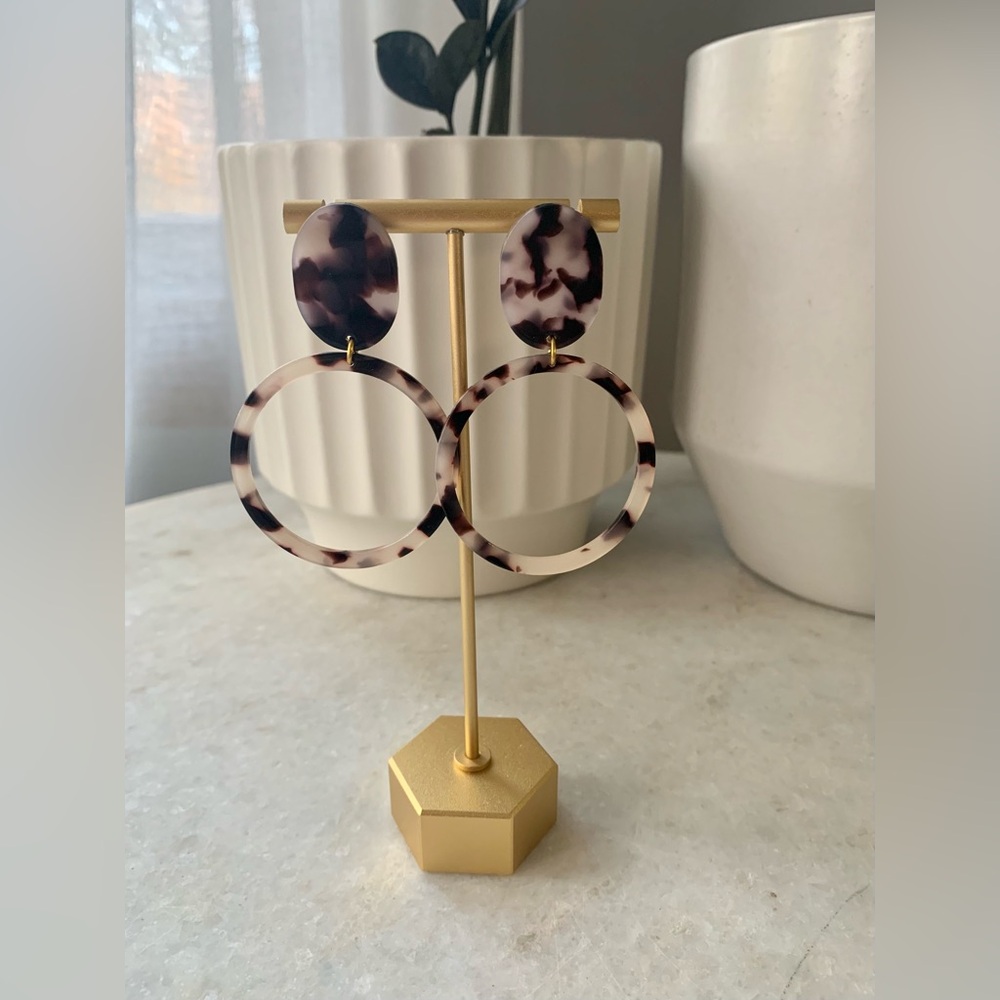 Blonde tortoise earrings